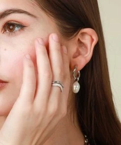 Astrid & Miyu New In Wave Crystal Ring In Silver