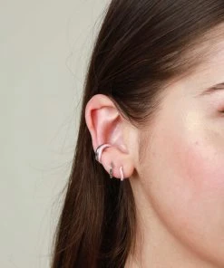 Astrid & Miyu Wave Ear Cuff In Silver