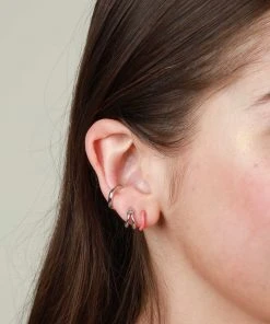Astrid & Miyu Wave Ear Cuff In Silver