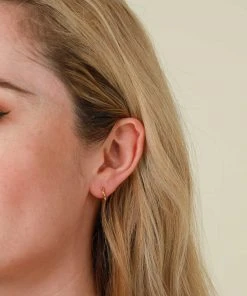 Astrid & Miyu Wave Huggies In Gold