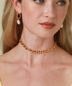 Astrid & Miyu Serenity Pearl Link Chain Necklace In Gold
