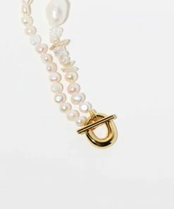 Astrid & Miyu Serenity Pearl Beaded T-Bar Necklace In Gold 19 Astrid & Miyu Serenity Pearl Beaded T-Bar Necklace In Gold