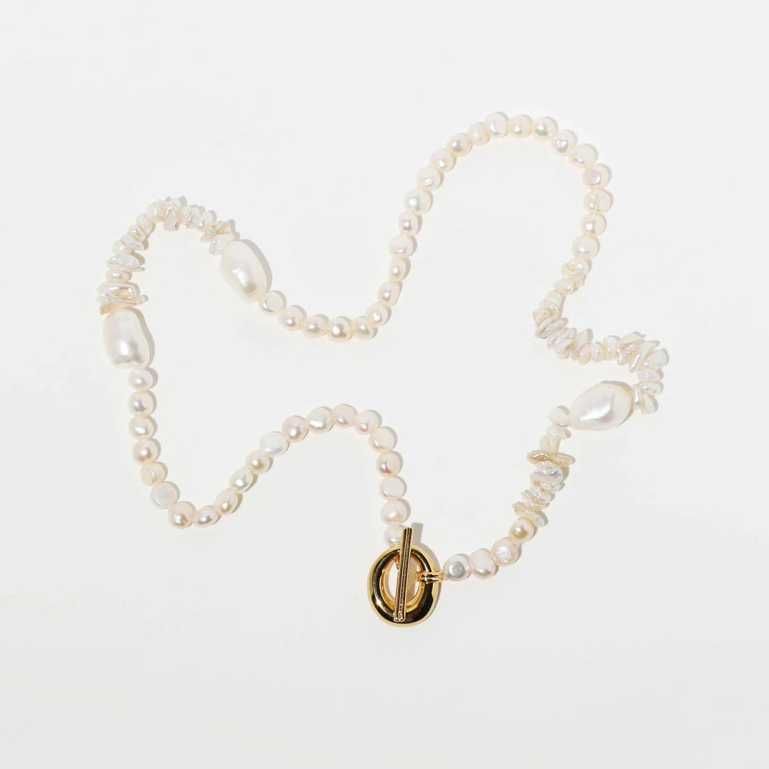 Astrid & Miyu Serenity Pearl Beaded T-Bar Necklace In Gold 15 Astrid & Miyu Serenity Pearl Beaded T-Bar Necklace In Gold