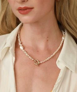 Astrid & Miyu Serenity Pearl Beaded T-Bar Necklace In Gold 30 Astrid & Miyu Serenity Pearl Beaded T-Bar Necklace In Gold