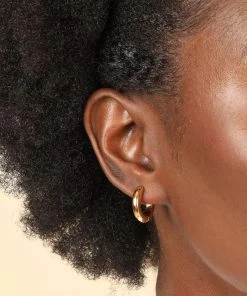 Astrid & Miyu New In Bold Medium Hoops In Gold