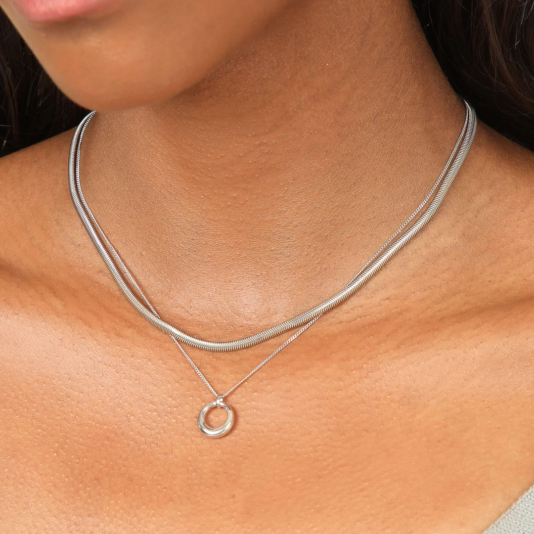 Astrid & Miyu Bold Halo Pendant Necklace In Silver 6 Astrid & Miyu Bold Halo Pendant Necklace In Silver