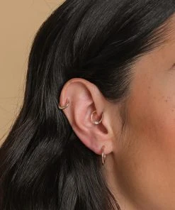 Astrid & Miyu Essential 8mm Hoop In Gold