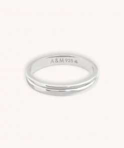 Astrid & Miyu New In Elevate Ridge Band Ring In Silver
