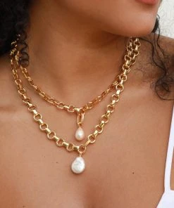 Astrid & Miyu Serenity Pearl Link Chain Necklace In Gold