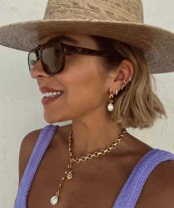 Astrid & Miyu Serenity Pearl Link Chain Necklace In Gold