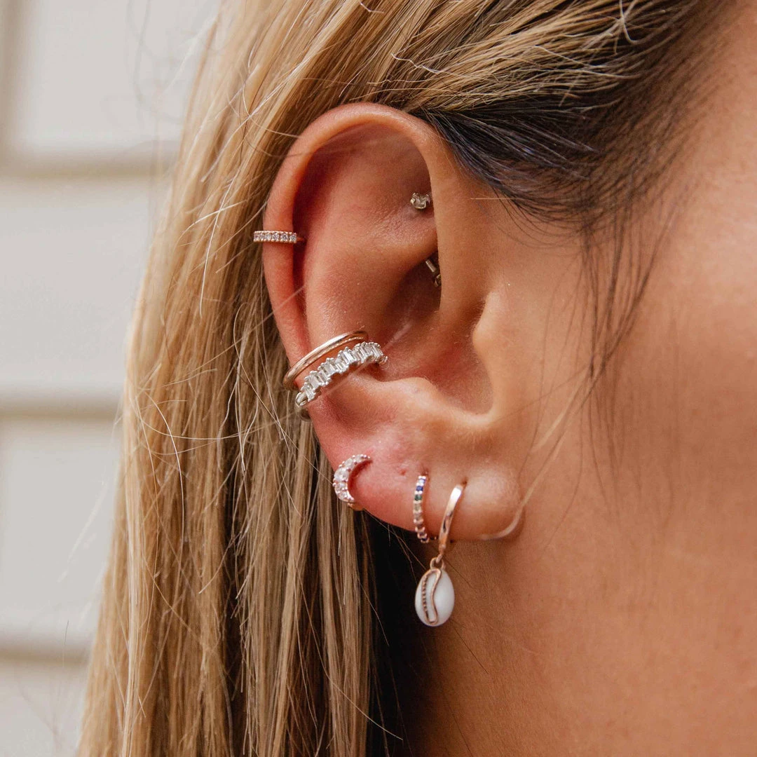 Astridandmiyu Baguette Conch Hoop In Rose Gold Sale 4 Astridandmiyu Baguette Conch Hoop In Rose Gold Sale