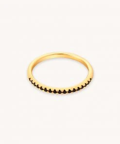 Astrid & Miyu Black Crystal Stacking Ring In Gold
