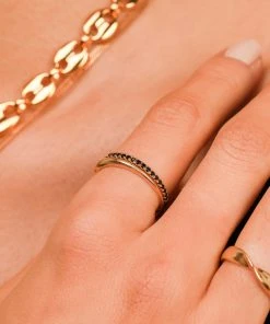 Astrid & Miyu Black Crystal Stacking Ring In Gold