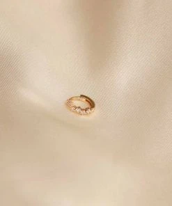 Astrid & Miyu Cluster Hoop 6.5mm In Gold