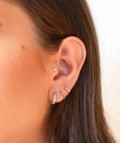 Astrid & Miyu Crystal Bold Huggies In Gold