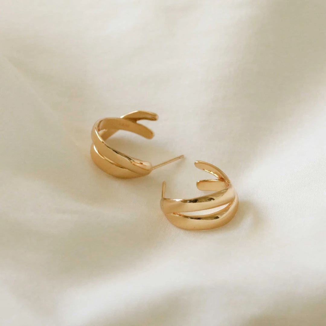 Astrid & Miyu Molten Duo Small Hoops In Gold Earrings 5 Astrid & Miyu Molten Duo Small Hoops In Gold Earrings