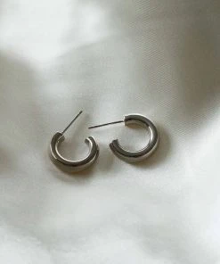 Astrid & Miyu Essential Small Hoops In Silver