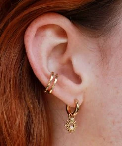 Astridandmiyu Earrings Single Square Edge Base Hoop In Gold