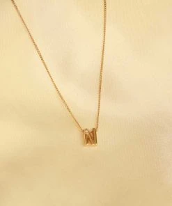 Astrid & Miyu Pendant Necklaces N Initial Pendant Necklace In Gold With N