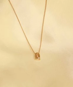 Astrid & Miyu Q Initial Pendant Necklace In Gold With Q Pendant Necklaces