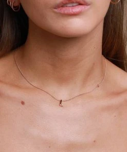 Astrid & Miyu Pendant Necklaces L Initial Pendant Necklace In Rose Gold With L