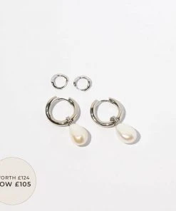 Astrid & Miyu New In Iridescent Stacking Set In Silver