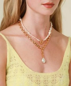 Astrid & Miyu Pearlescent Stacking Set In Gold New In