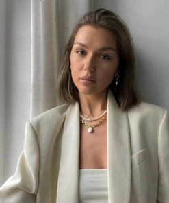 Astrid & Miyu Serenity Pearl Beaded T-Bar Necklace In Gold 31 Astrid & Miyu Serenity Pearl Beaded T-Bar Necklace In Gold