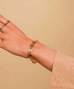 Astrid & Miyu Mariner Chain Bracelet In Gold