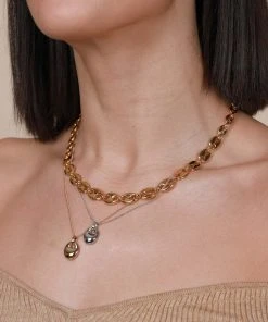 Astrid & Miyu Necklaces Essential Pendant Necklace In Gold