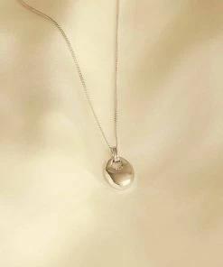 Astrid & Miyu Essential Pendant Necklace In Silver Necklaces