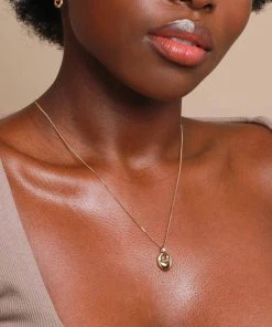 Astrid & Miyu Necklaces Essential Pendant Necklace In Gold
