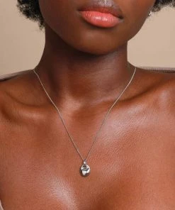 Astrid & Miyu Essential Pendant Necklace In Silver Necklaces