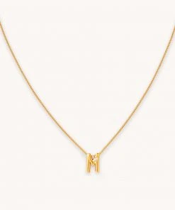 Astrid & Miyu Pendant Necklaces M Initial Pendant Necklace In Gold With M