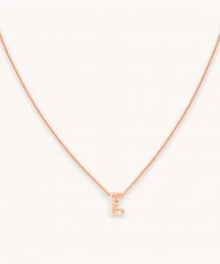 Astrid & Miyu Pendant Necklaces E Initial Pendant Necklace In Rose Gold With E