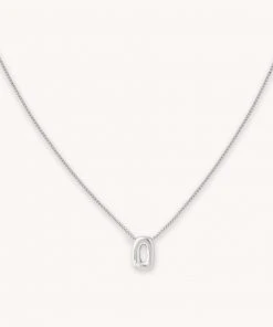 Astrid & Miyu O Initial Pendant Necklace In Silver With O