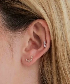 Astrid & Miyu Earrings Solid White Gold Teardrop Piercing Stud