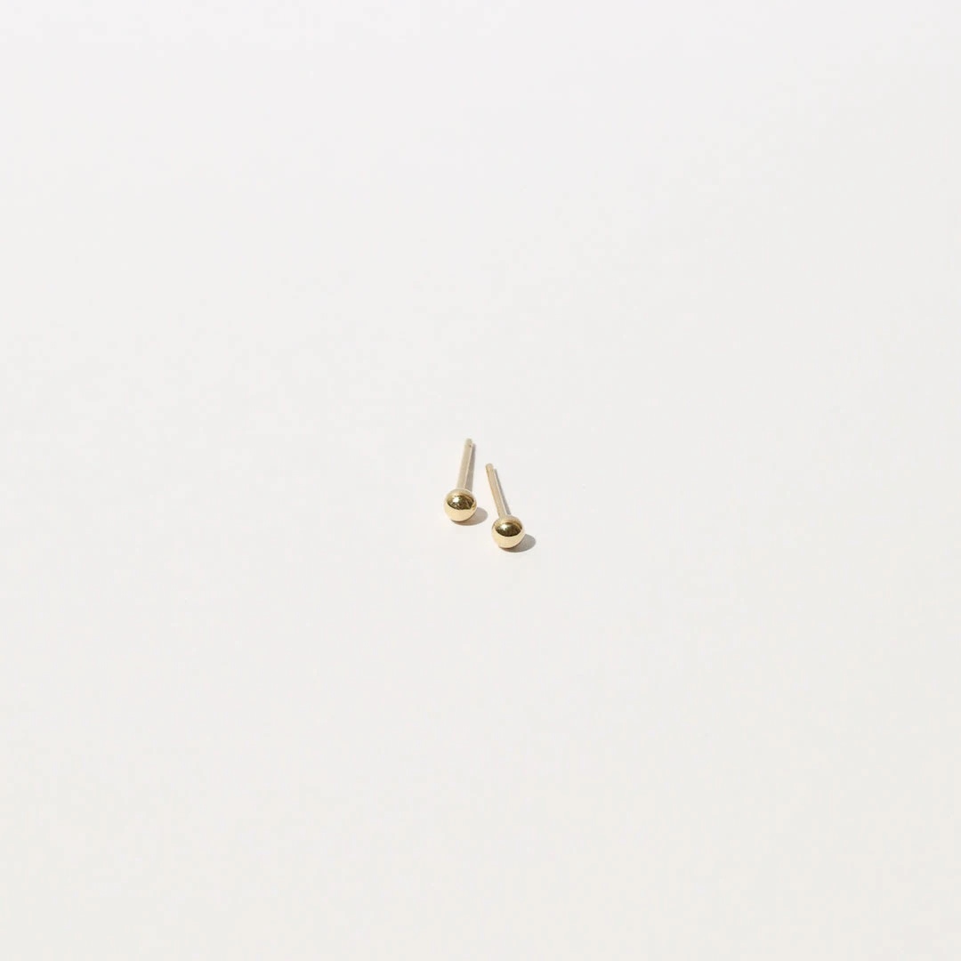 Astrid & Miyu Large Ball Stud Earrings In Solid Gold 5 Astrid & Miyu Large Ball Stud Earrings In Solid Gold