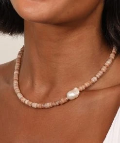 Astrid & Miyu New In Sunstone Beaded Necklace In Gold