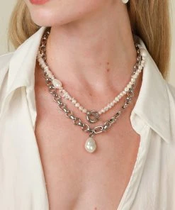 Astrid & Miyu Pearlescent Stacking Set In Silver