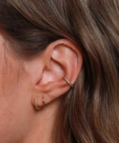 Astrid & Miyu Simple Hoops In Solid Gold