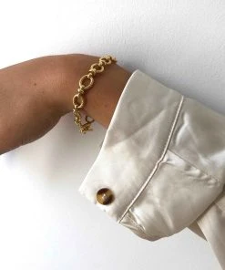 Astrid & Miyu Textured Oval Link T-Bar Bracelet In Gold