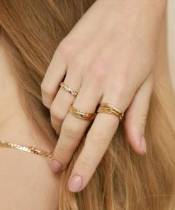 Astrid & Miyu Ara Ring In Gold