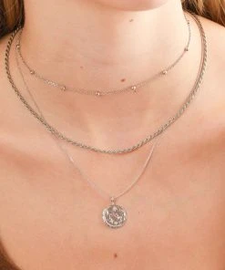 Astrid & Miyu Aries Zodiac Pendant Necklace In Silver