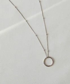 Astridandmiyu Basic Halo Pendant Necklace In Silver Sale