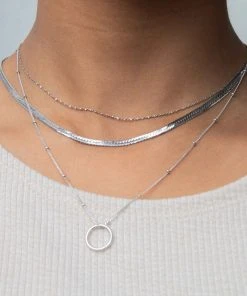 Astridandmiyu Basic Halo Pendant Necklace In Silver Sale