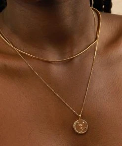 Astrid & Miyu Cancer Zodiac Pendant Necklace In Gold