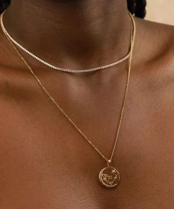 Astrid & Miyu Capricorn Zodiac Pendant Necklace In Gold