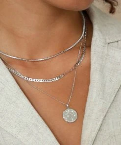 Astrid & Miyu Curb Chain Necklace In Silver 10 Astrid & Miyu Curb Chain Necklace In Silver