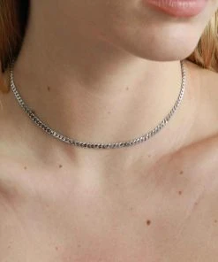 Astrid & Miyu Curb Chain Necklace In Silver
